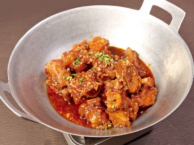 大厨四宝酱香风味干锅酱应用-铁锅炖特色牛蹄